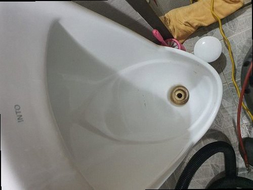 남동구 하수구막힘 배관 내부 상태를 확인하는 점검 과정